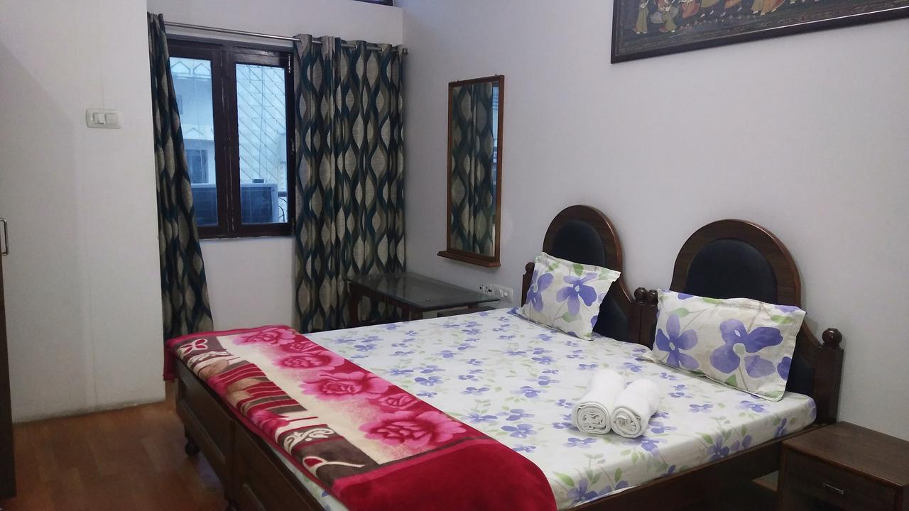 Ishan Paying Guest House พาราณสี ภายนอก รูปภาพ