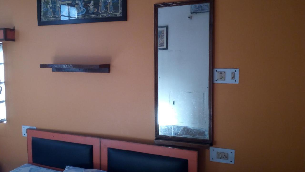 Ishan Paying Guest House พาราณสี ภายนอก รูปภาพ