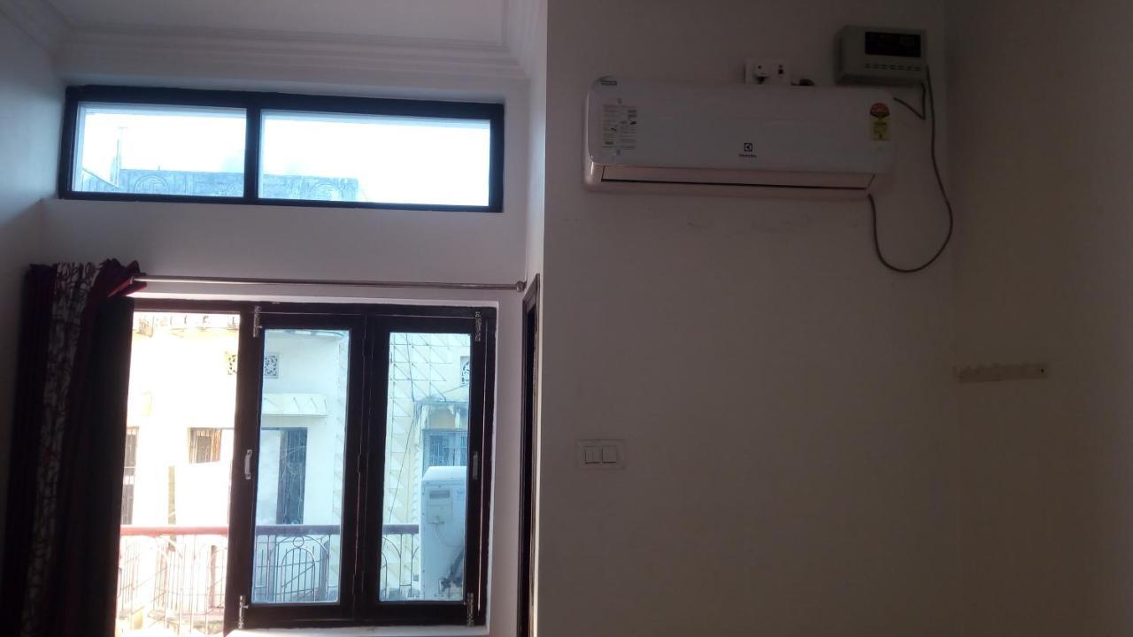 Ishan Paying Guest House พาราณสี ภายนอก รูปภาพ